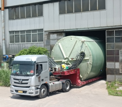DN5000*5100玻璃钢储罐 2台装车完毕